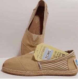 ✨️NWT✨️ Toms "University Khaki" Espadrilles for Women, Size 6